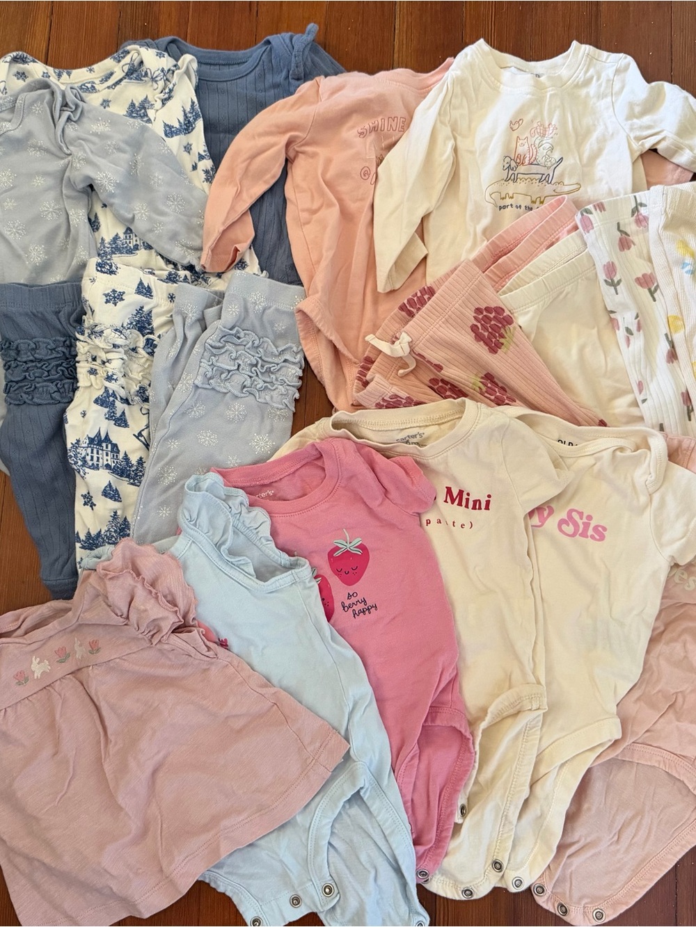 Baby Girl 3–6 Month Everyday Clothes Lot – Bodysuits, Tops & Leggings